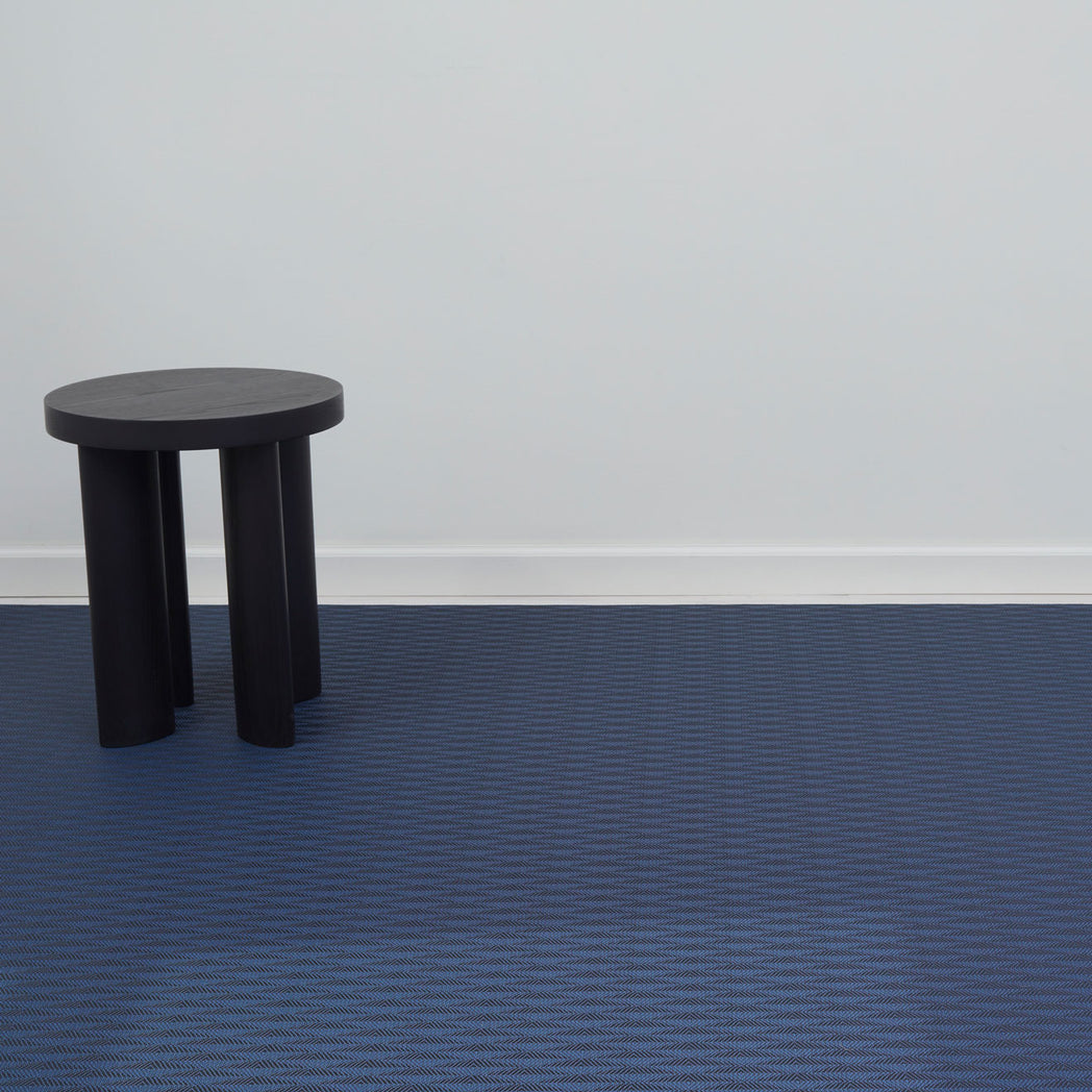 Arrow Rugs - Sapphire With Prop