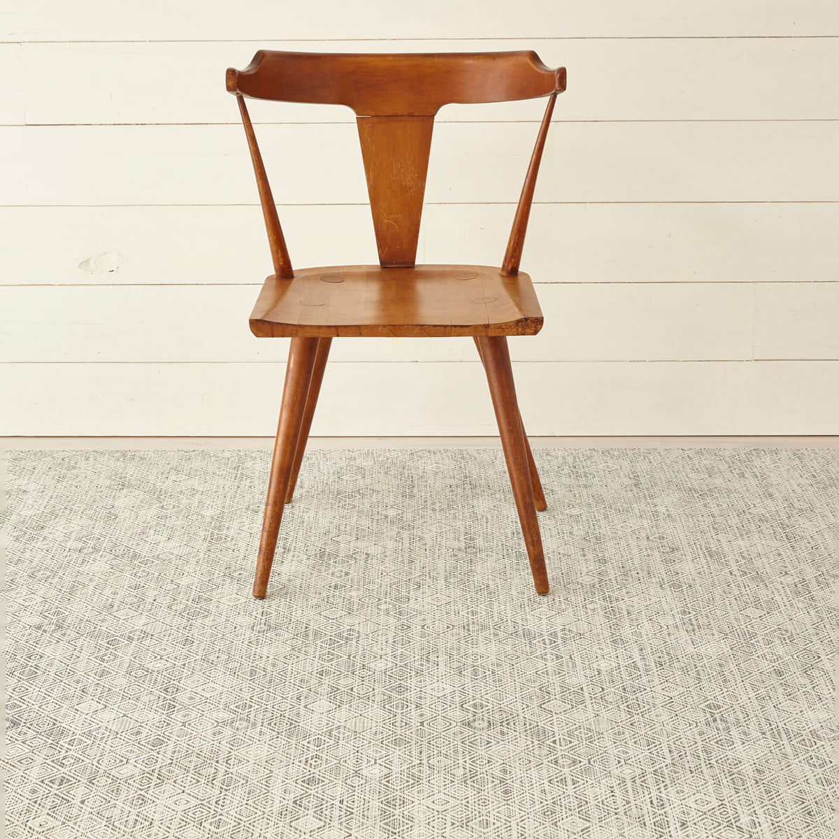 Mosaic Rugs - White/Black With Prop